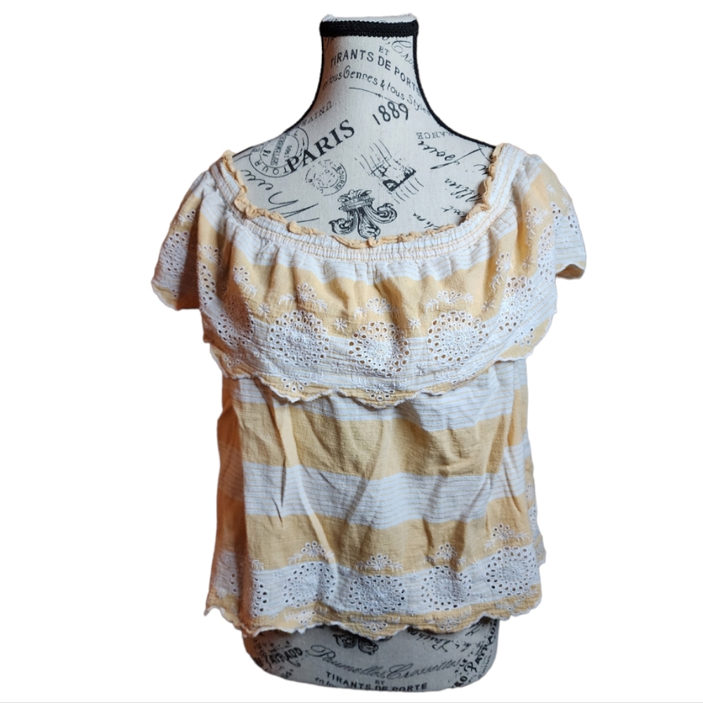 American Eagle Outfitters Off The Shoulder Top Size Medium